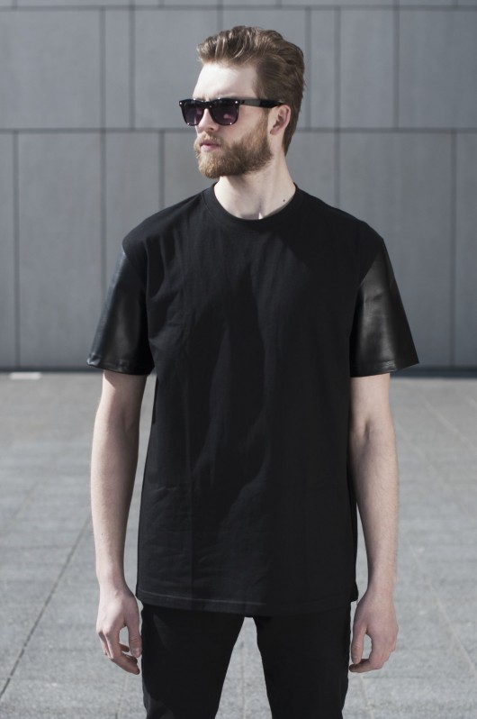 T-shirt ze skórzanymi rękawkami i zamkami whitzky