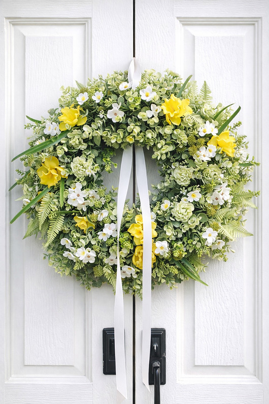 wianki wielkanocne Wiosenny wianek słoneczne żonkile 45 cm