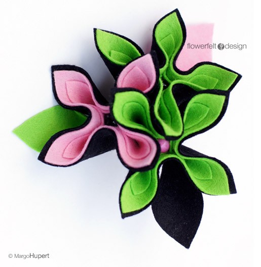czarna z różem i zielenią FlowerFelt Design