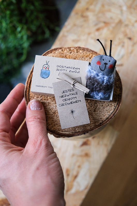 kartki scrapbooking Masz wiadomość Jesteś cenny - wesoła kartka INNOCENTY tyciTulek