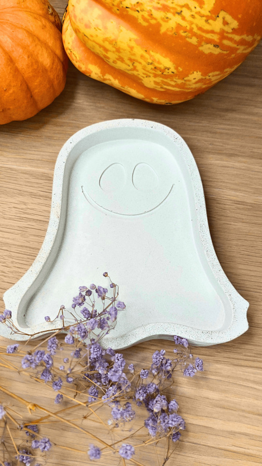 pojemniki na biżuterię Betonowa biała podstawka Duszek dekoracja na Halloween