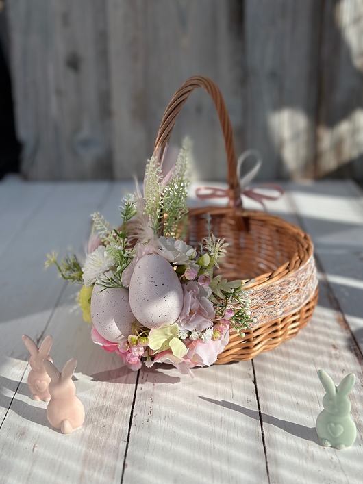koszyki wielkanocne Wielkanocny koszyczek na święconkę, koszyczek z dekoracją