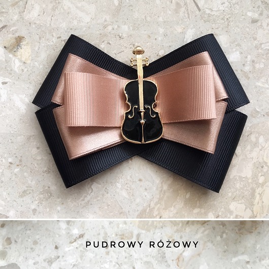 Brosza muzyczna dla miłośników muzyki Pudrowy Różowy