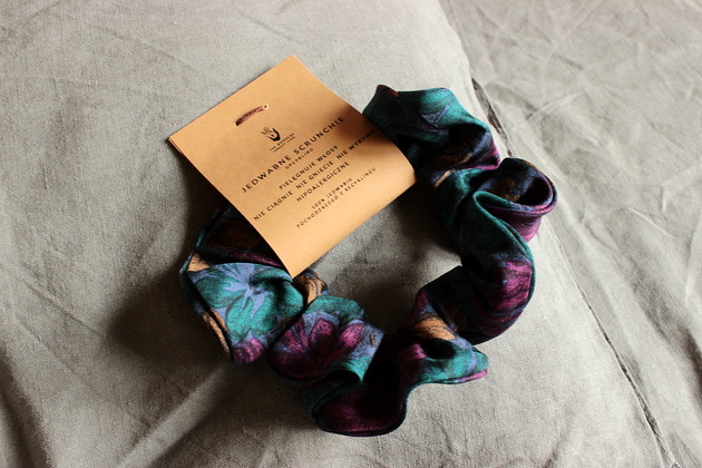 Jedwabne SCRUNCHIE gumka do włosów Upcykling VENUSS concept store