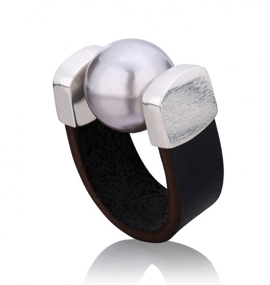 Grey Pearl Ring Joccos Design