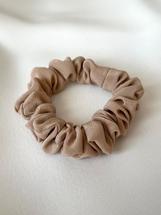 gumki do włosów Jedwabna beżowa gumka do włosów Beige Silk - mini 8 cm
