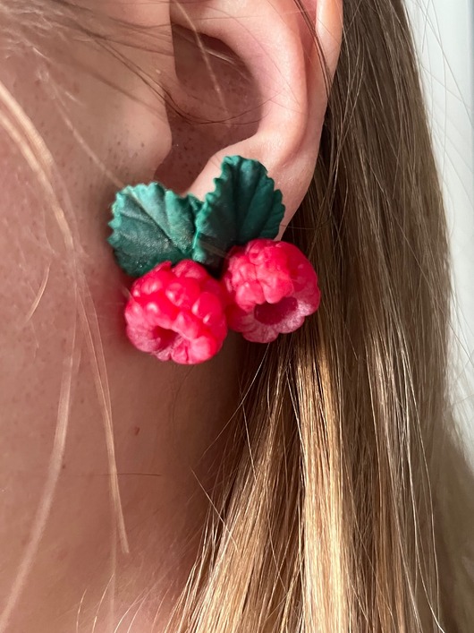 kolczyki z masy plastycznej Kolczyki z maliną. Polimerowa glina. Handmade Polska