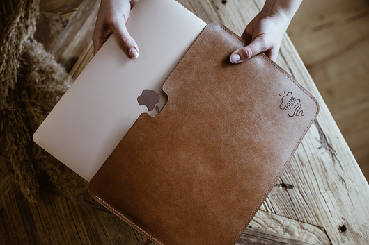 etui na laptopa POKROWIEC MACBOOK 13"SLEEVE Jasny brąz