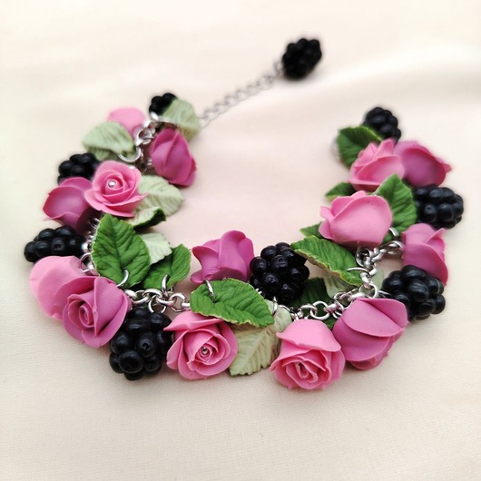 bransoletki - inne Bransoletka kwiaty różowe róże jeżyny Cernit handmade romantyczna