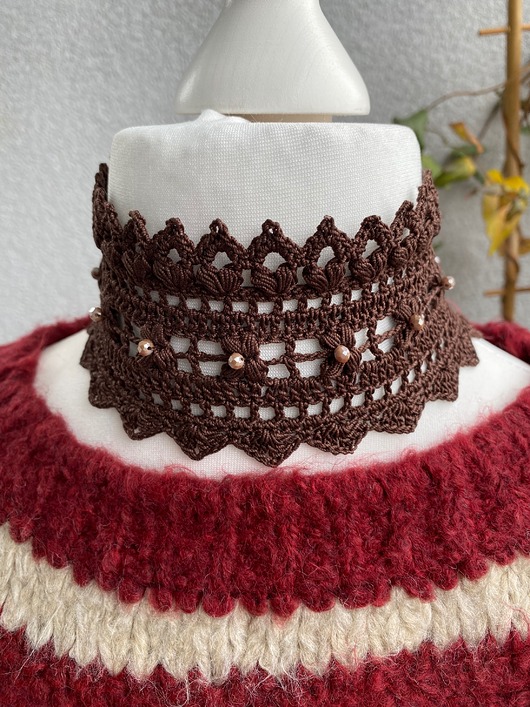 chokery Koronkowy szydełkowy choker w kolorze ciemnej czekolady