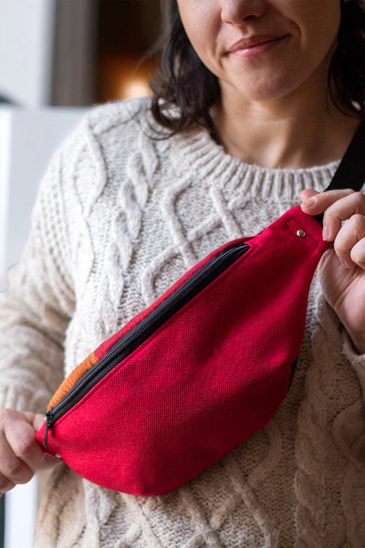 saszetka nerka Duża nerka w kolorze czerwonym