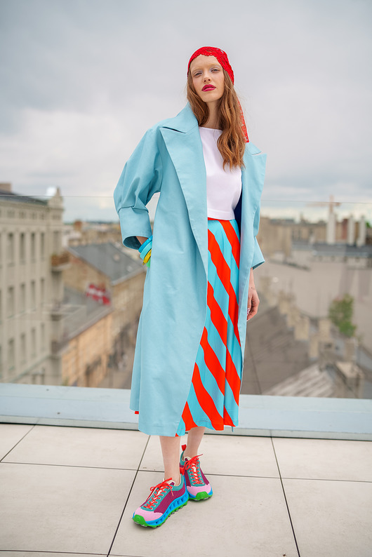 płaszcze damskie Bawełniany płaszcz Pola blue