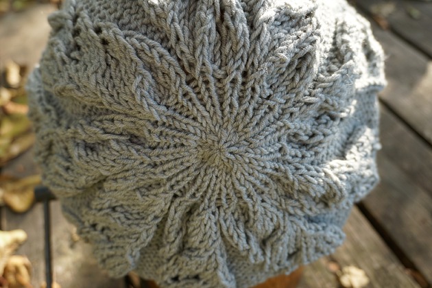 czapki damskie Szary beret z pięknym wzorem, miękka, hipoalergiczna czapka