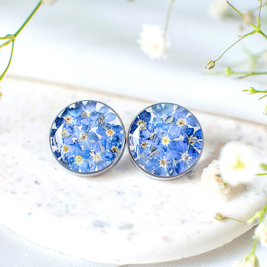 kolczyki z żywicy Kolczyki sztyfty z niezapominajkami