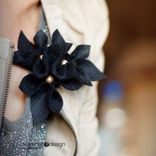 Black with ecru FlowerFelt Design