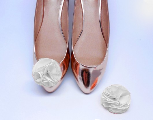 White Pom Pom Coquet
