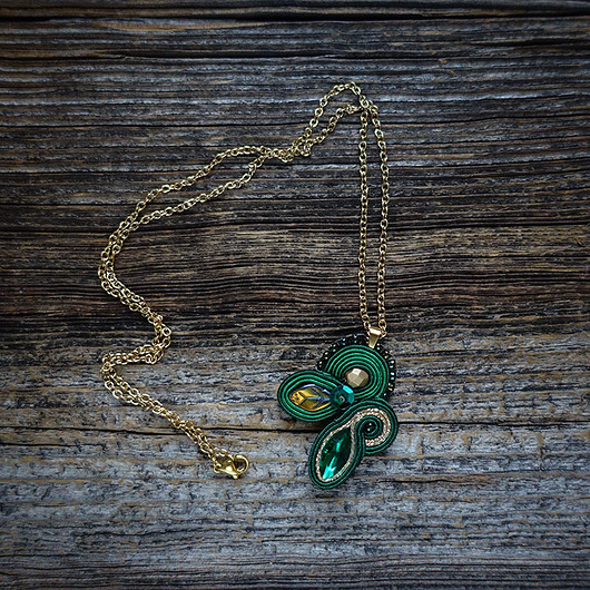 wisiory Isobelle- mały wisiorek  soutache