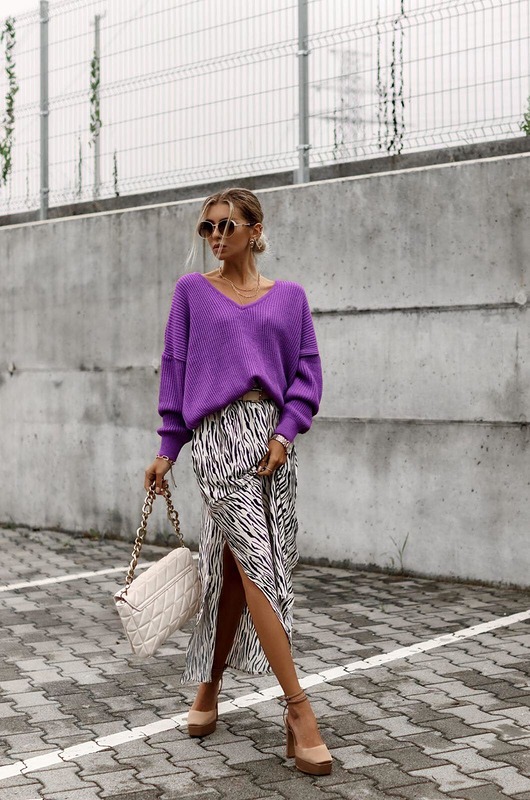 swetry damskie  Sweter z dekoltem w serek SIMPLY fioletowy