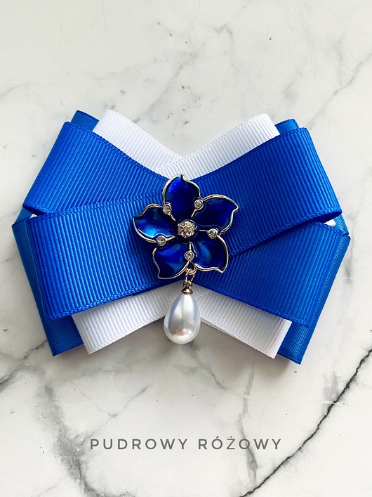 broszki Kolekcja Kwiatowa   Brosza z granatowym kwiatem z perełką