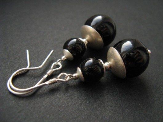 Satin Nero Maweth