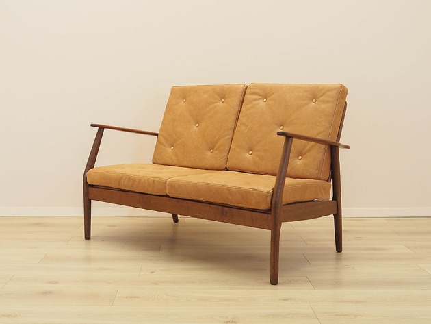 sofy i szezlongi Sofa dębowa dwuosobowa ze skórą naturalną, Dania, lata 60.
