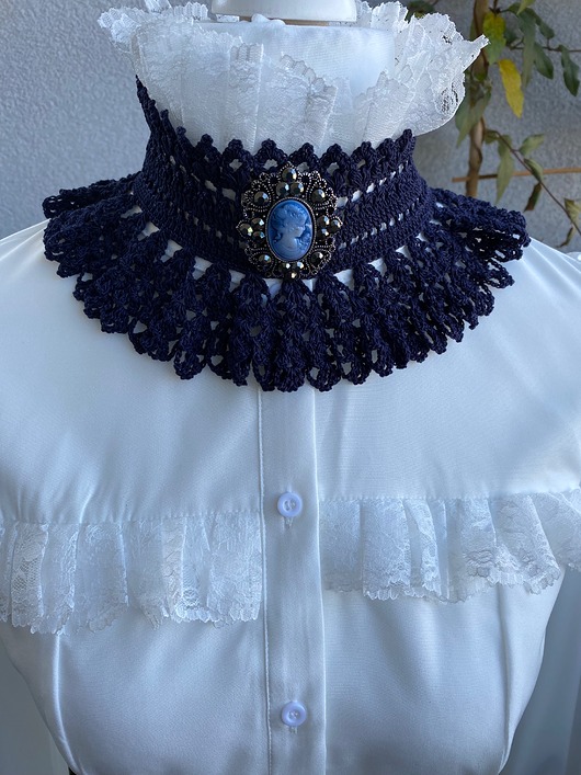 chokery Wiktoriańska koronkowa granatowa kolia z Kameą