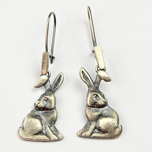 kolczyki srebrne Kolczyki srebrne z zajączkami szare - biżuteria handmade