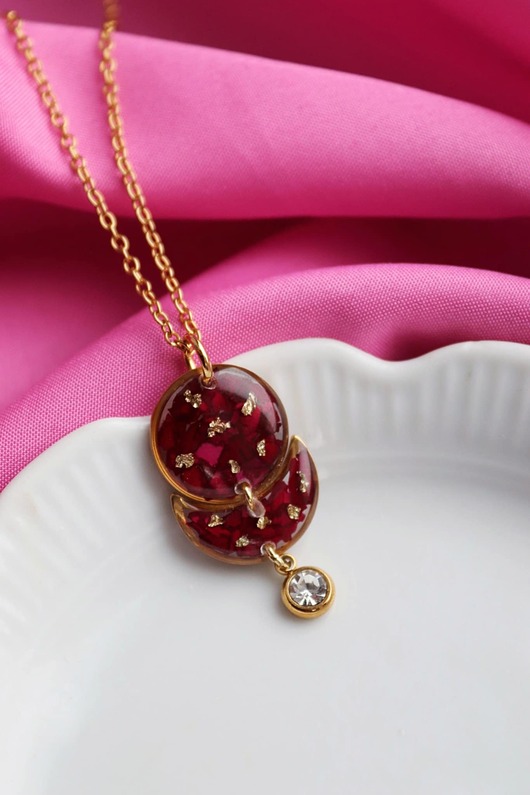 naszyjniki - inne Naszynik z płatkami róży