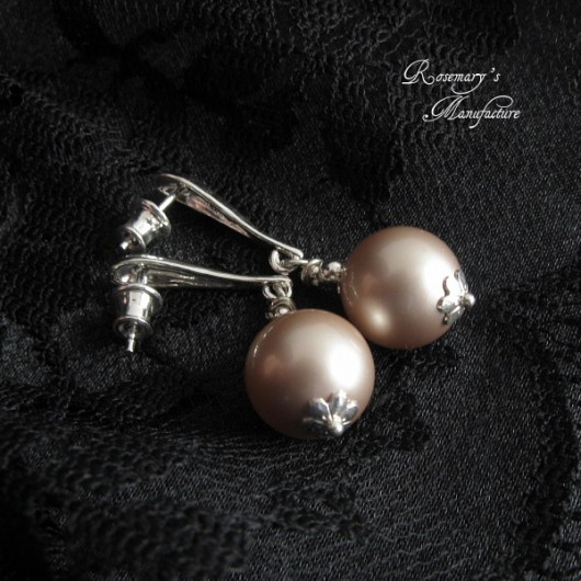 Almond Pearls by Matusevic