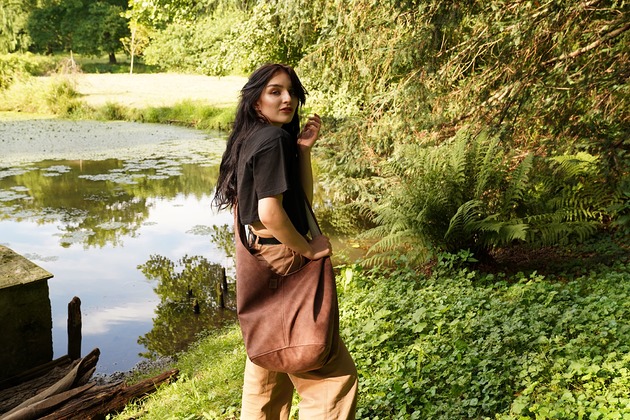 torby XXL Kasztanowa torba hobo w stylu boho / vegan