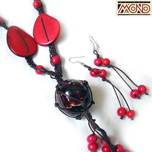 Naszyjnik z orzecha tagua w żywicy ( NK21) Galeria Macondo