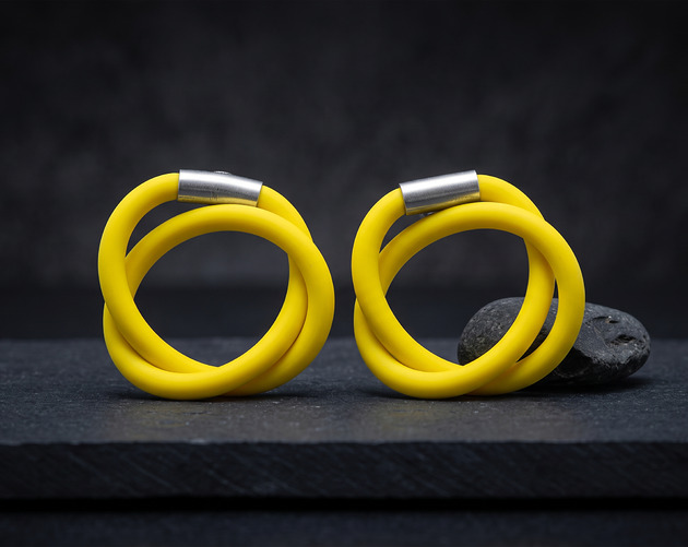 kolczyki wire wrapping Kolczyki SUPŁY z żółtego kauczuku (M)