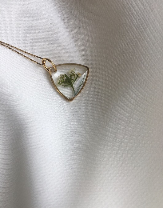Subtelny wisiorek Flores Jewellery