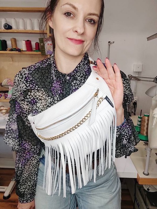 saszetka nerka Glamrock skórzana nerka z frędzlami biała - Julie