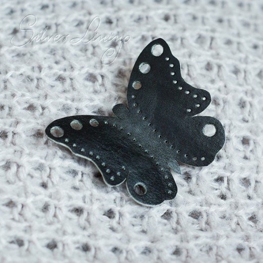 CZARNY MOTYL broszka silverlining