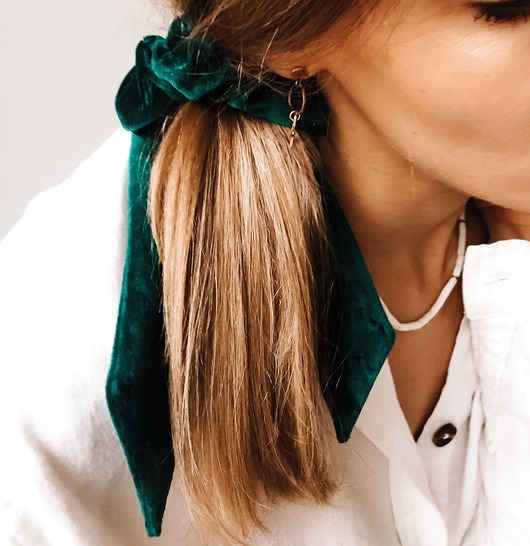 gumki do włosów Bottle Green Bow - aksamitna gumka ze wstążką