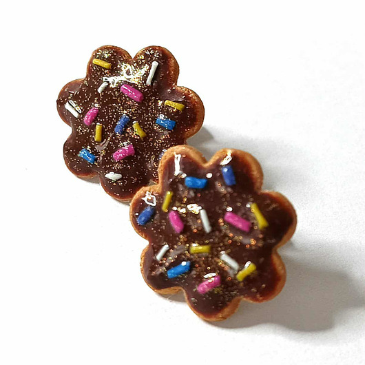 kolczyki z masy plastycznej Świąteczne kolczyki pierniczki z posypką