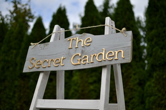 The Secret Garden - napis na desce decorcoco