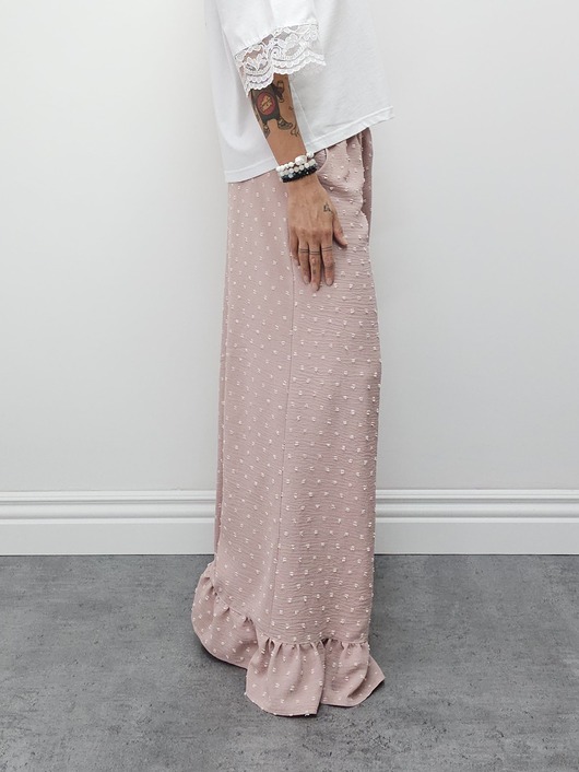 spodnie materiałowe damskie Tkaninowe spodnie boucle z falbankami - Powder pink