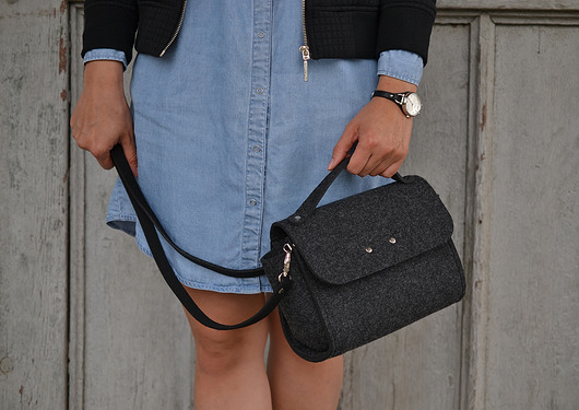 Filcowa grafitowa torebka DoughnutSmallSatchel  felt label