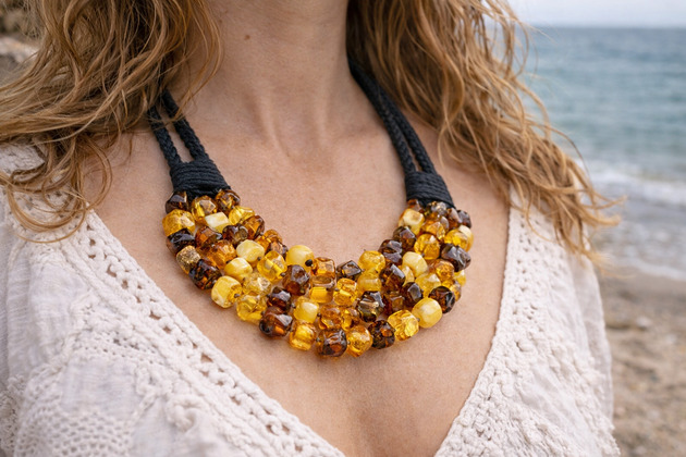 korale Naszyjnik bursztynowy OBCIOSKI sznurek makrama