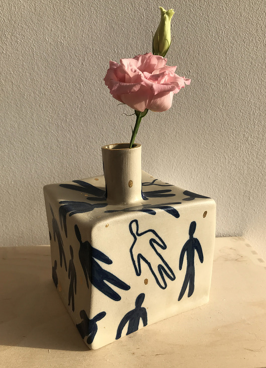 Ceramiczny wazon w ludzi ELEMTHEBRAND