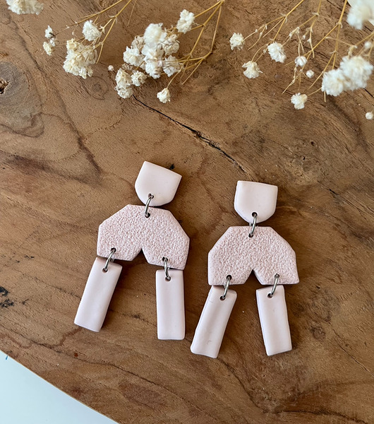 kolczyki z masy plastycznej Beżowe kolczyki z gliny