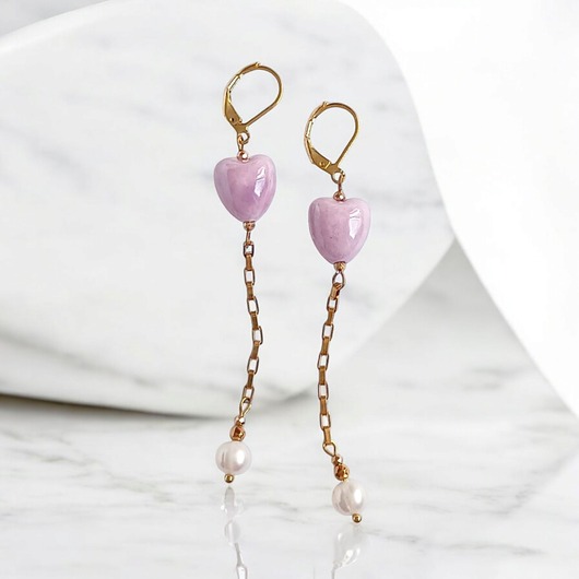 kolczyki z kamieniami Kolczyki dłuuugie : serduszka ceramiczne i perły : różowe