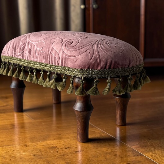 pufy do siedzenia Podnóżek w stylu vintage / retro, różowy welur z frędzlami