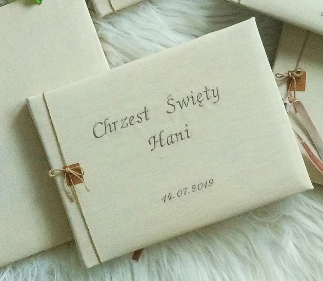 Mały, lniany album na Chrzest Święty Albumy ARandHOME
