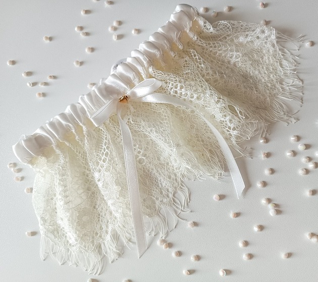 dodatki ślubne Podwiązka ślubna koronkowa Eliza Ivory