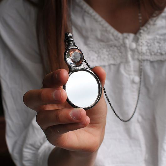 wisiory Lśniące Zwierciadło