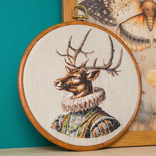 Ozdoby na ścianę Lord Deer,  haft w oprawie 20 cm