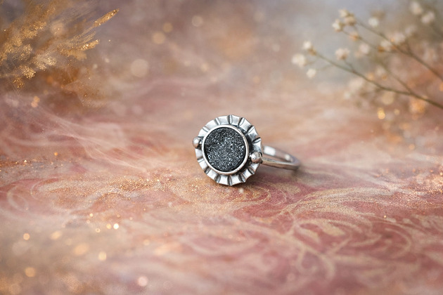 pierścionki srebrne Pierścionek ze srebra 925 oraz druzy agatowej.